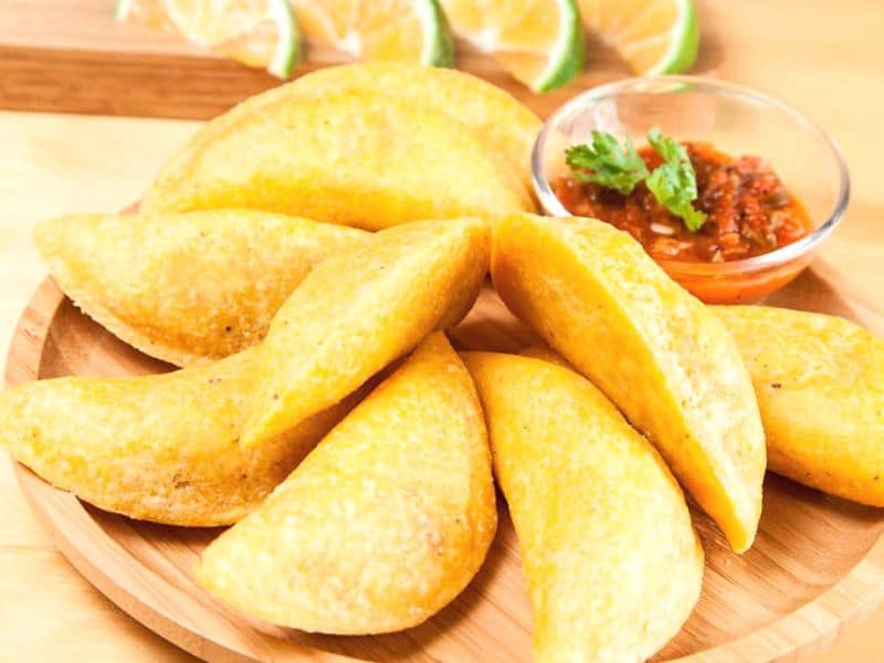 Empanadas servidas en restaurante colombiano de Kissimmee