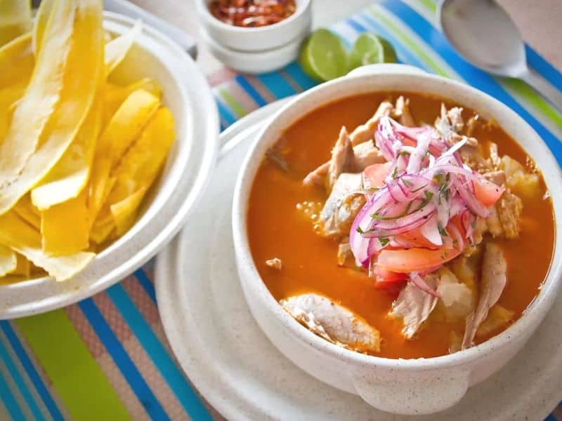 Encebollado servido en un restaurante ecuatoriano de Orlando