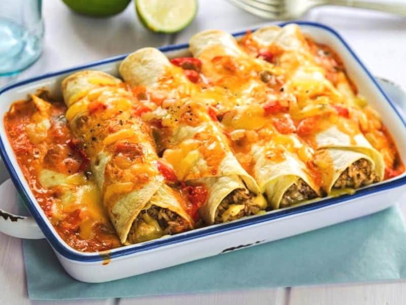 Enchiladas servidas en restaurante mexicano en Houston