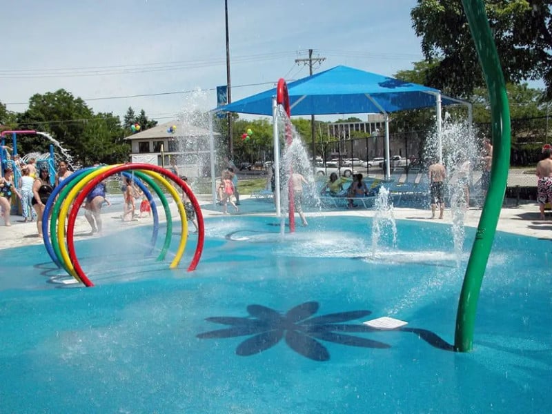 Mystic Waters Family Aquatic Center, Des Plaines