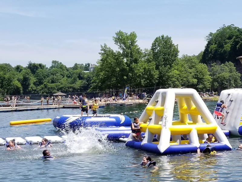 Parque de aguas en Connecticut Brownstone Park