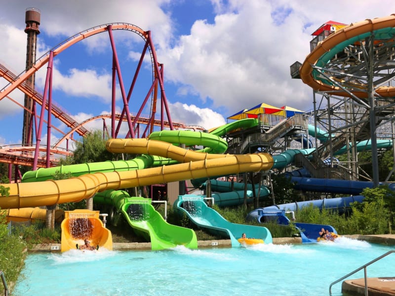 Parque de aguas en Atlanta Hurricane Harbor at Six Flags