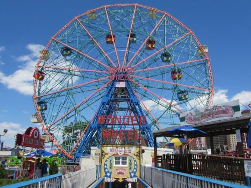 Parque de diversiones en New York City Deno's Wonder Wheel