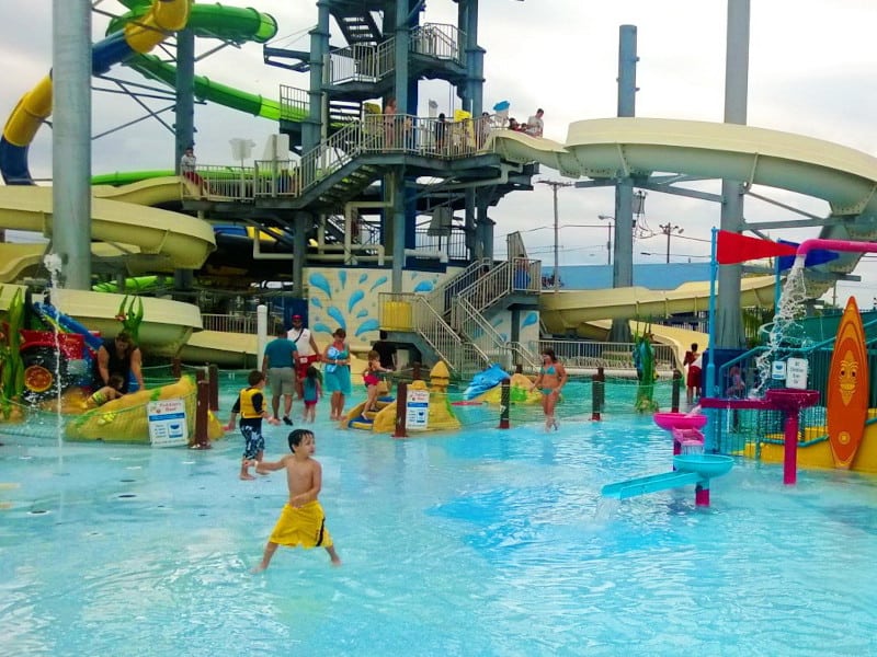 Runaway Rapids Waterpark, Keansburg